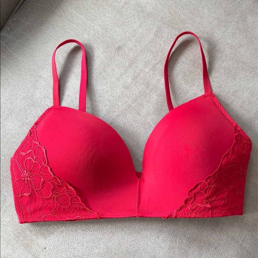 Red ANNE KLEIN embroidered Lace-Accent  Bra 34C